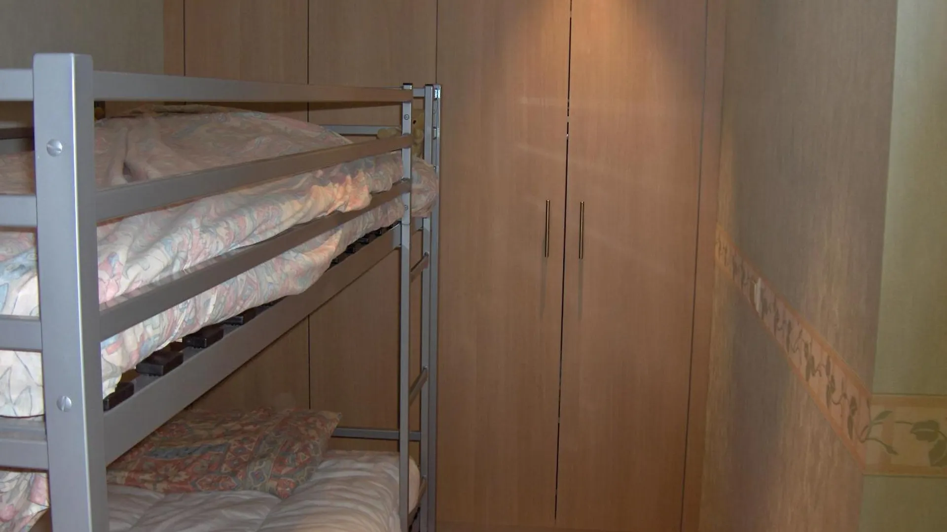Apartment Middelkerke - Frontaal Zeezicht Vlakbij Casino Inclusief Garage En Strandcabine